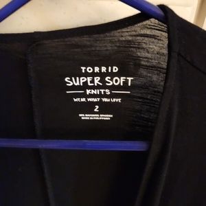 Torrid black sweater, cover. Size 2. Like new. Cascade front!